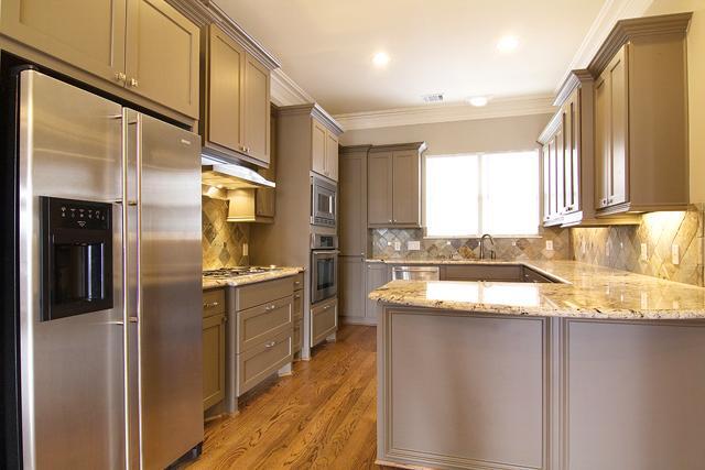 Building Photo - 1138 Robbie St