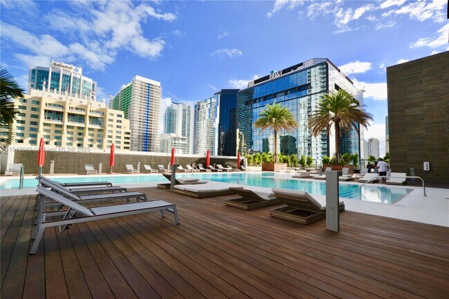 Building Photo - 1080 Brickell Ave