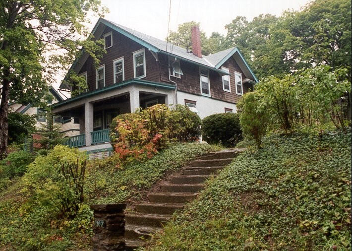 Building Photo - 107 Elmwood Ave