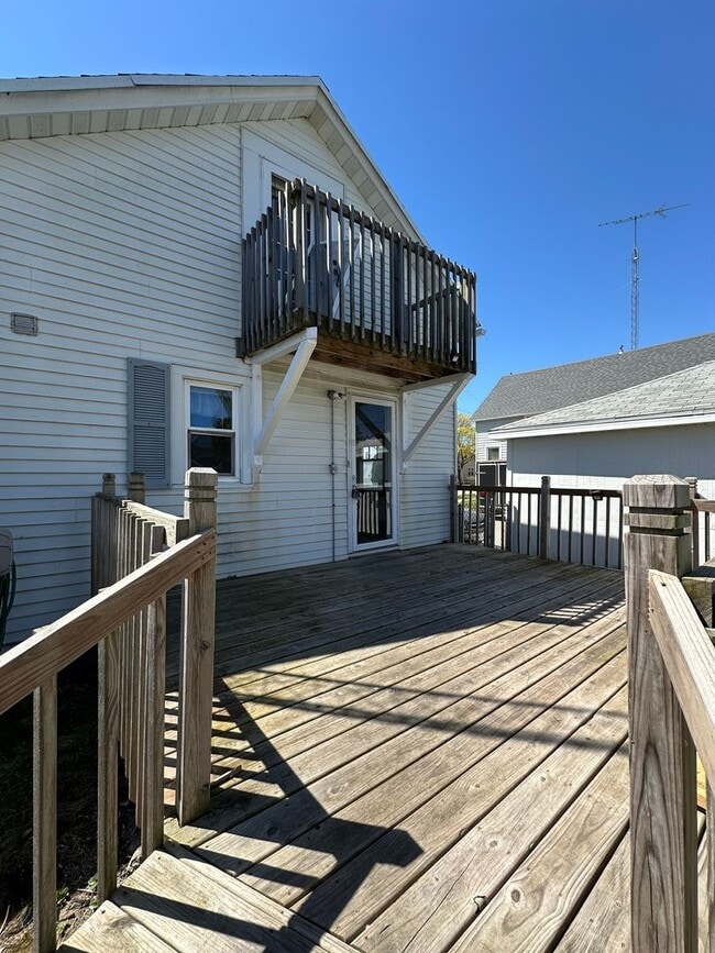Building Photo - 3 Bedroom Single Family House- Two Rivers, Wi