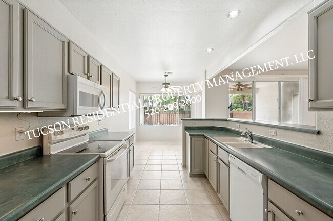 Building Photo - 11399 Silver Pheasant Loop