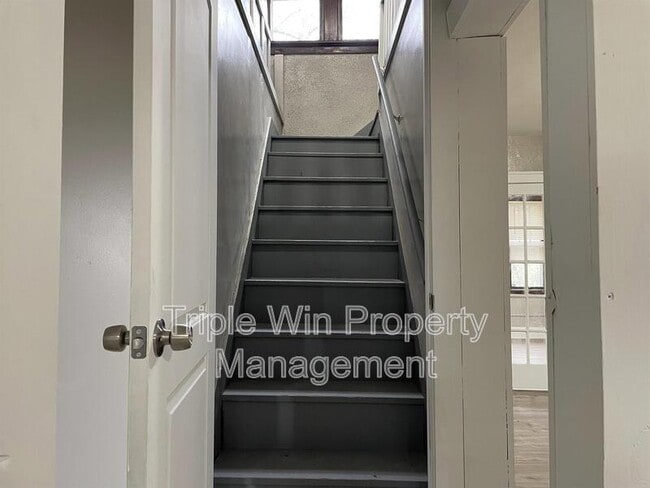 Building Photo - 424 Abston St