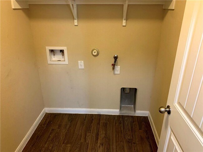 Building Photo - 136 Alpha