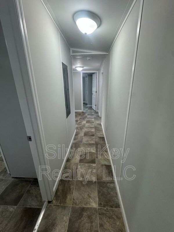 Building Photo - 3000 US-11
