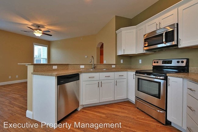 Building Photo - 2022 Walden Pond Way