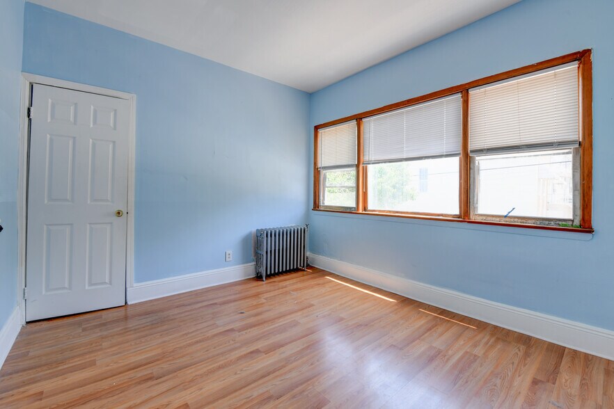 Building Photo - 477 Liberty Ave
