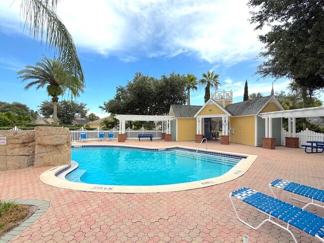 Building Photo - Spacious 5BR/3.5BA Home with Huge Backyard...