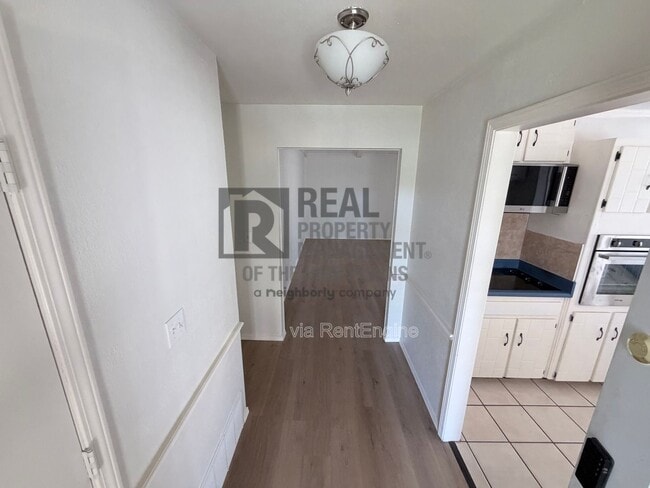 Building Photo - 6508 Drexel Rd