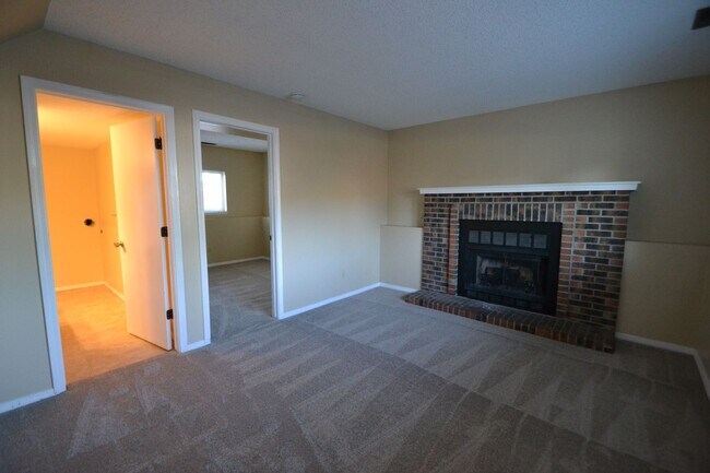 Building Photo - 3535 Sydney Terrace