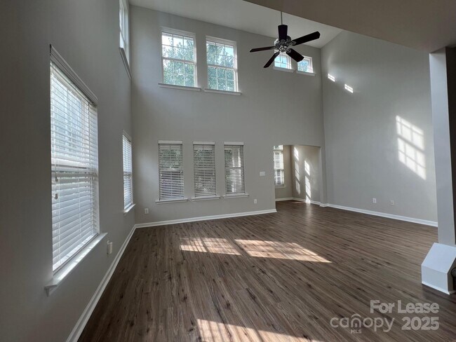 Building Photo - 18429 Streamline Ct