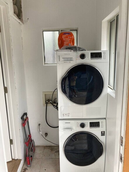 Laundry Room - 1352 Blake St