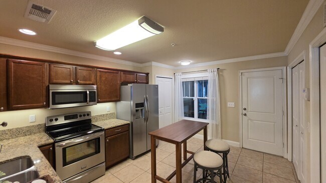 Building Photo - 4639 SW 48th Dr