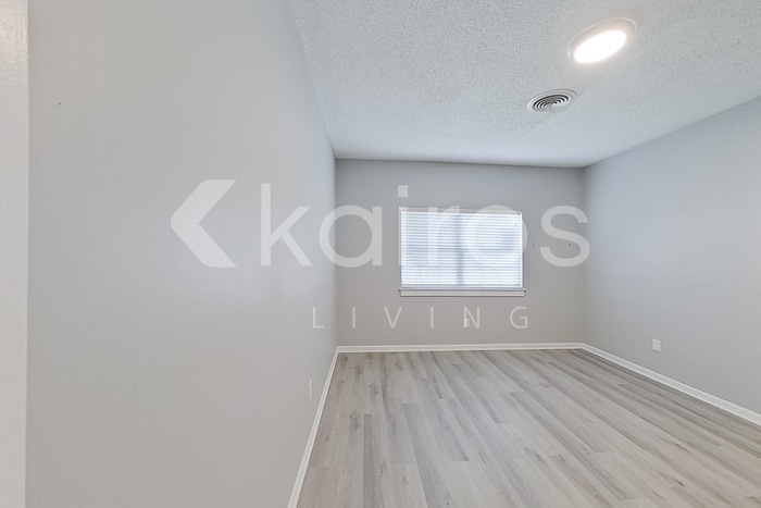 Building Photo - 10 Idlewood Ln