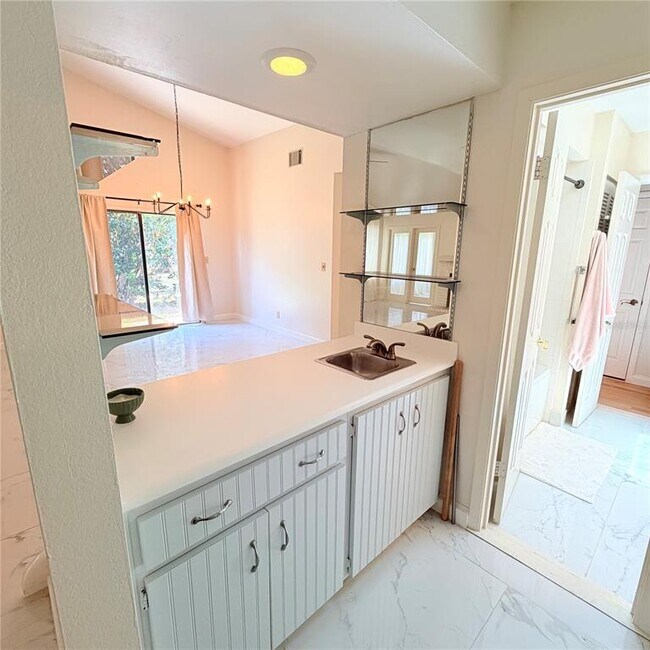 Building Photo - 229 Surf Scooter Dr