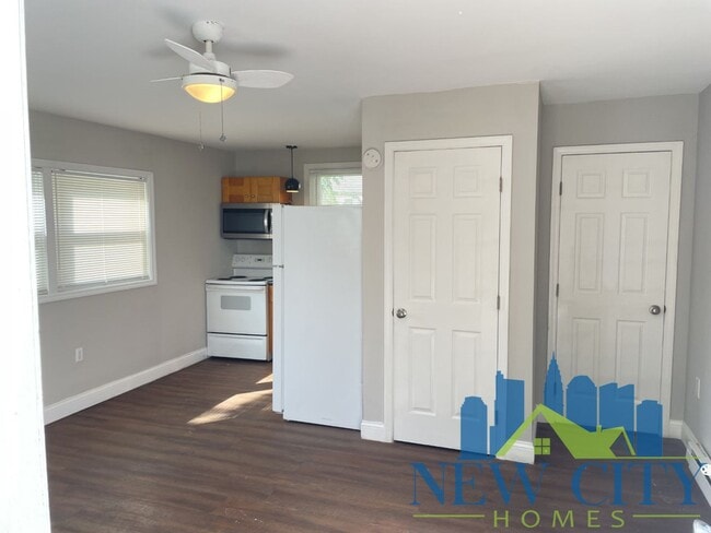 Building Photo - Private Studio Apartment