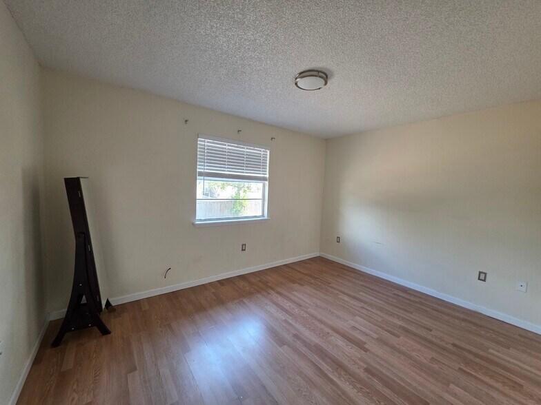 Building Photo - 4485 Barna Ave