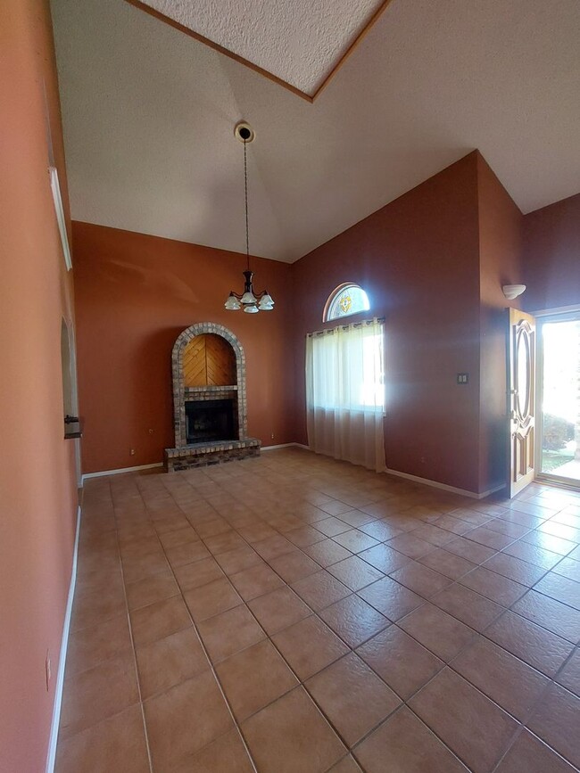 Building Photo - Beautiful Rental near Fort Bliss
