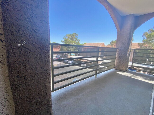 Building Photo - ADORABLE GATED CONDO LOCATED IN A GATED CO...