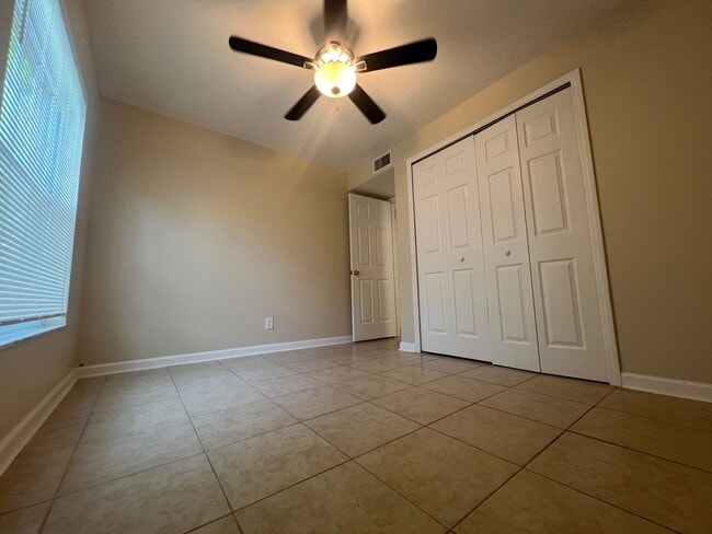 Building Photo - 3019 Bonaventure Cir