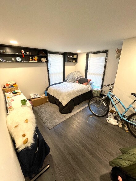 Building Photo - 79 Lloyd Ave