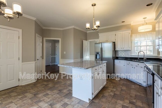 Building Photo - 115 Creek Park Dr