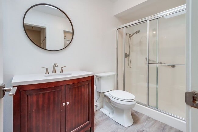 Building Photo - Gorgeous Upper Unit Condo in Fairway Knoll...