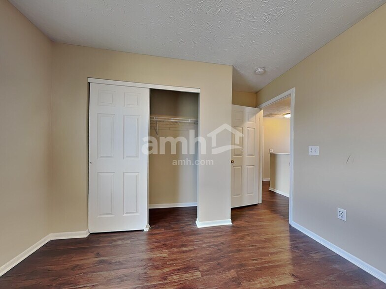 Building Photo - 918 Kreider Ct