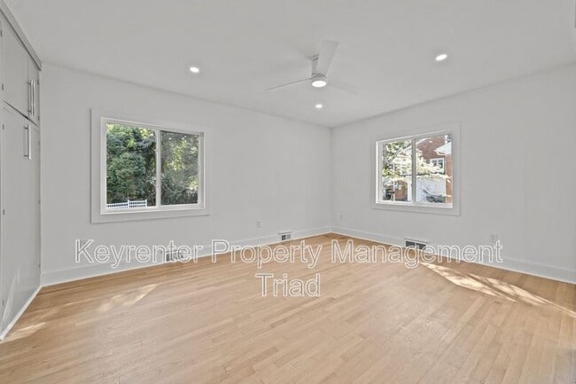 Building Photo - 3807 W Friendly Ave