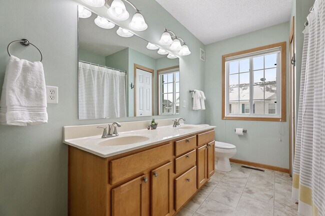 Building Photo - Amenity-Packed Bailey’s Arbor Townhome — Available June 1!