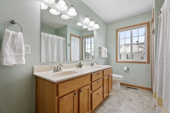 Building Photo - Amenity-Packed Bailey’s Arbor Townhome — Available NOW!