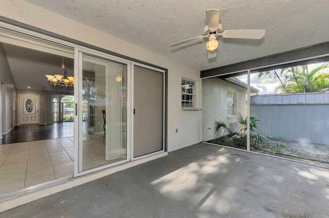 Building Photo - STUNNING 3 BEDROOM, 2 BATHROOM, 2 CAR GARAGE HOME LOCATED IN THE HIGHLY SOUGHT AFTER BRIARWOOD CO...