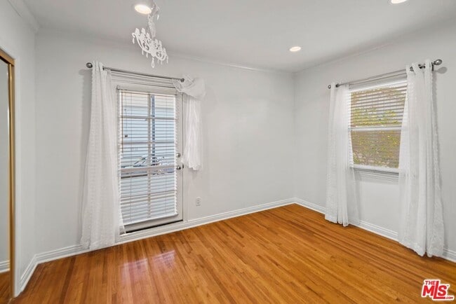 Building Photo - 10497 Kinnard Ave