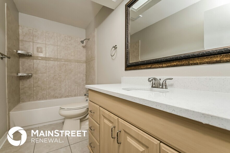 Building Photo - 4135 Old Colony Rd