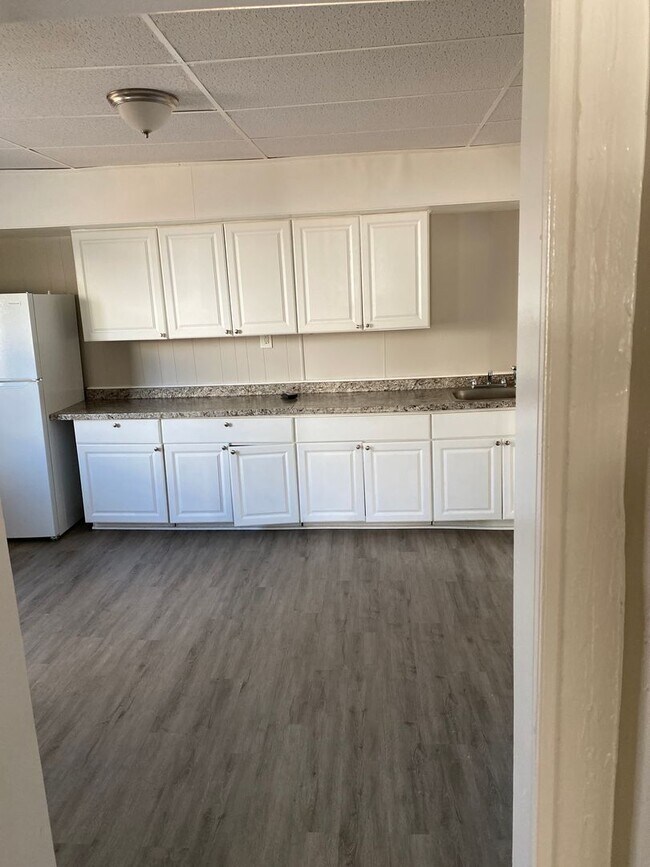 Building Photo - 418-420 St Frances Cabrini