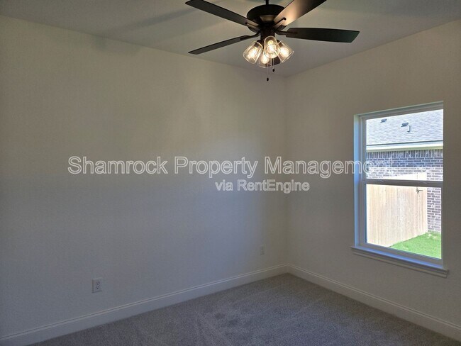 Building Photo - 137 Windmill Wy