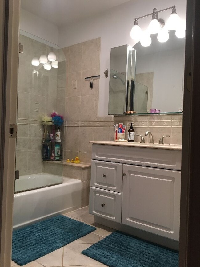 Building Photo - 215 S Quince St