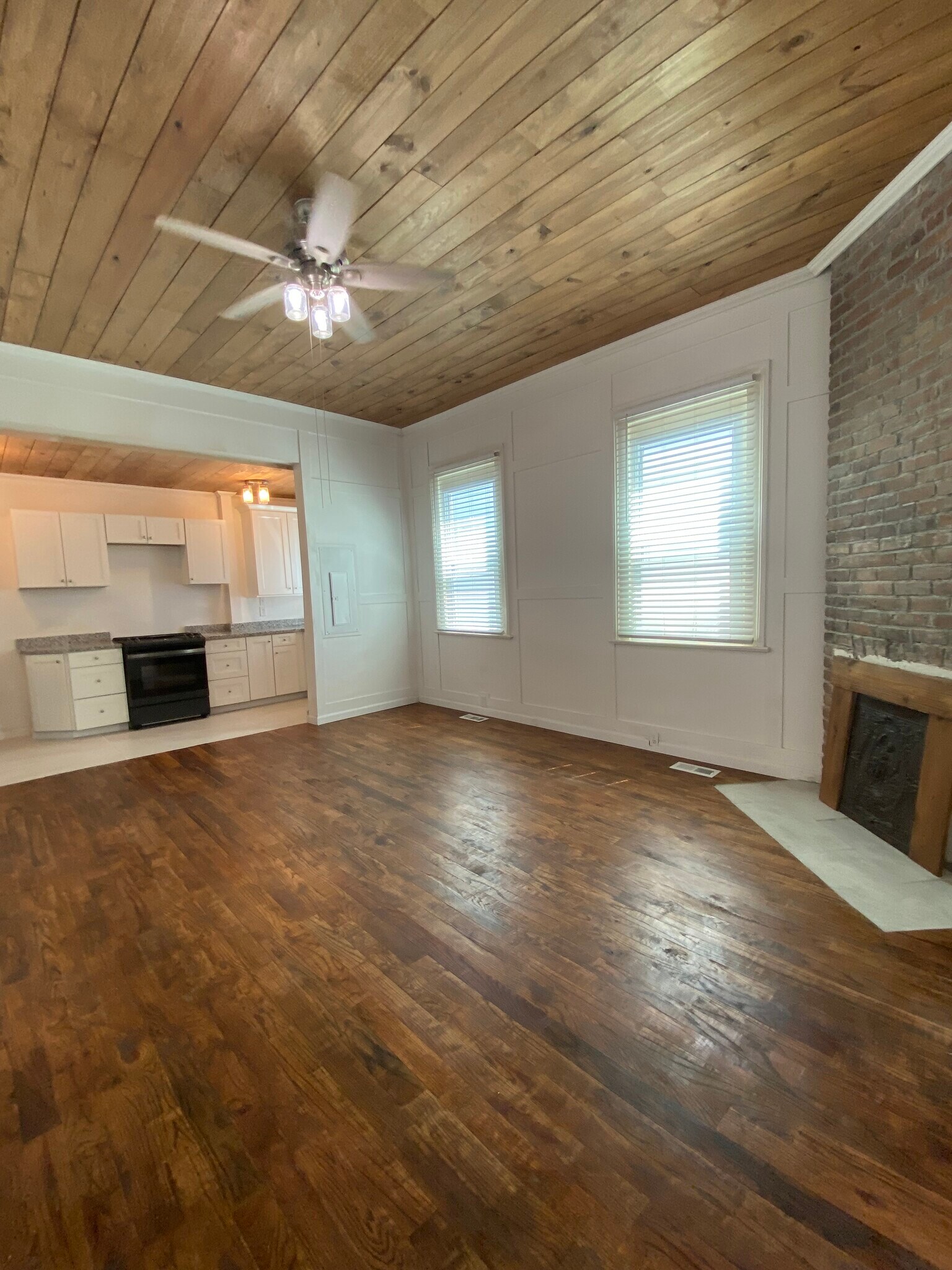 Building Photo - 634 Rutledge Ave