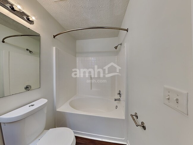 Building Photo - 837 Avalon Dr