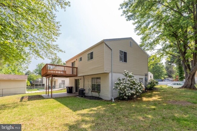Building Photo - 14175 Spring Branch Dr