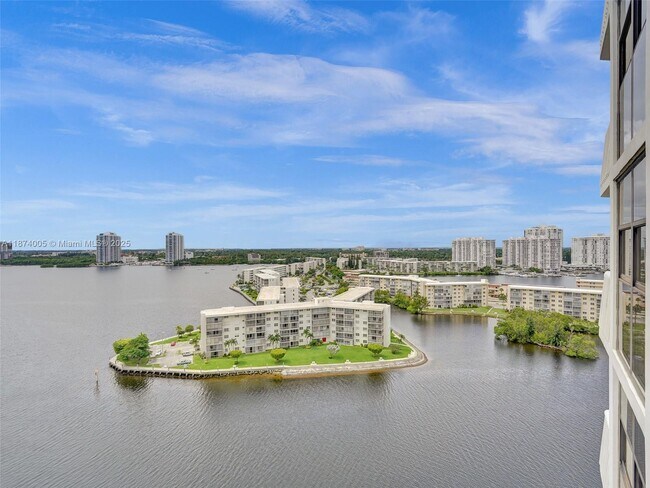 Building Photo - 1000 W Island Blvd