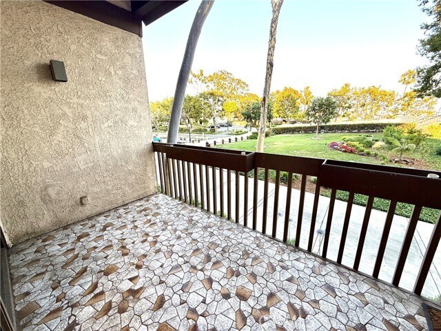 Building Photo - 9116 Marina Pacifica Dr N