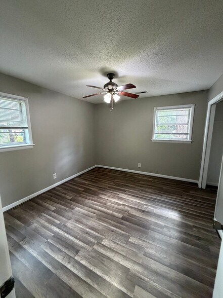 Building Photo - 107 Hartley Dr