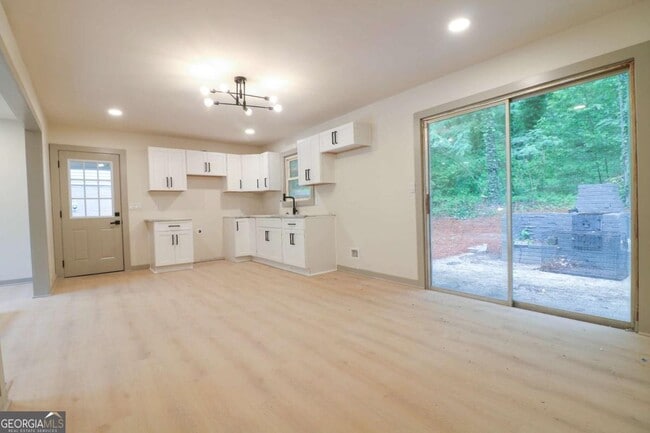 Building Photo - 4396 Greenleaf Cir SW