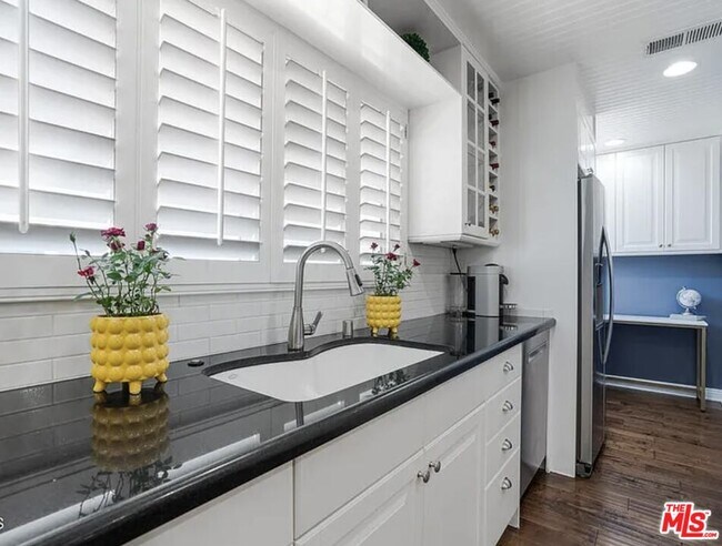 Building Photo - 17213 Palisades Cir