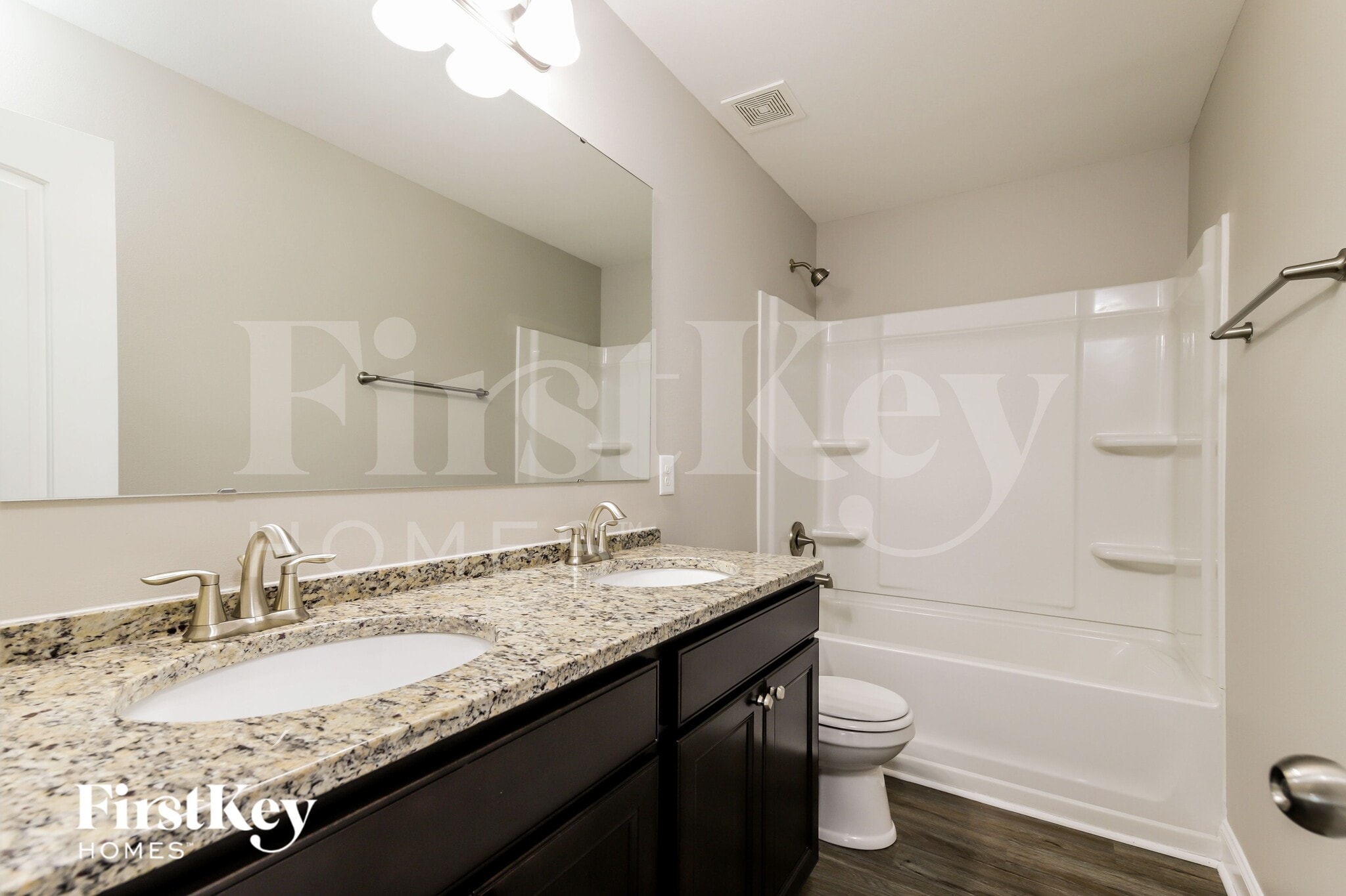 Building Photo - 136 Wintergreen Ct