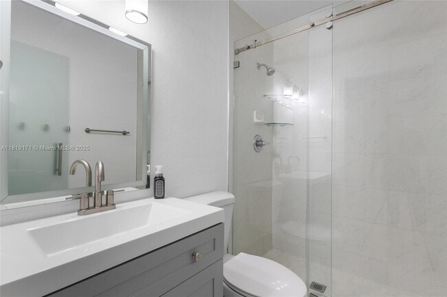 Building Photo - 2515 W 65th St