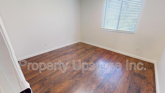 Building Photo - 488 Wiltsey Ave - C