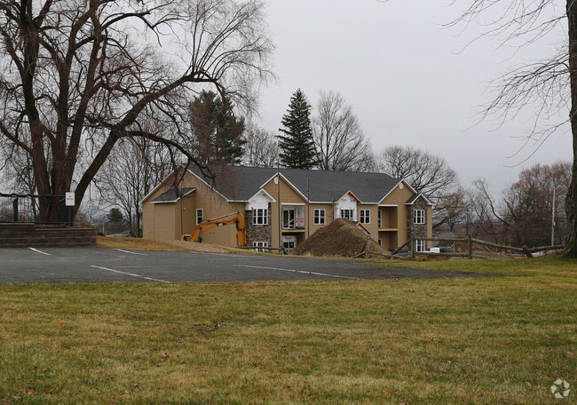 Building Photo - 1095 Loudon Rd