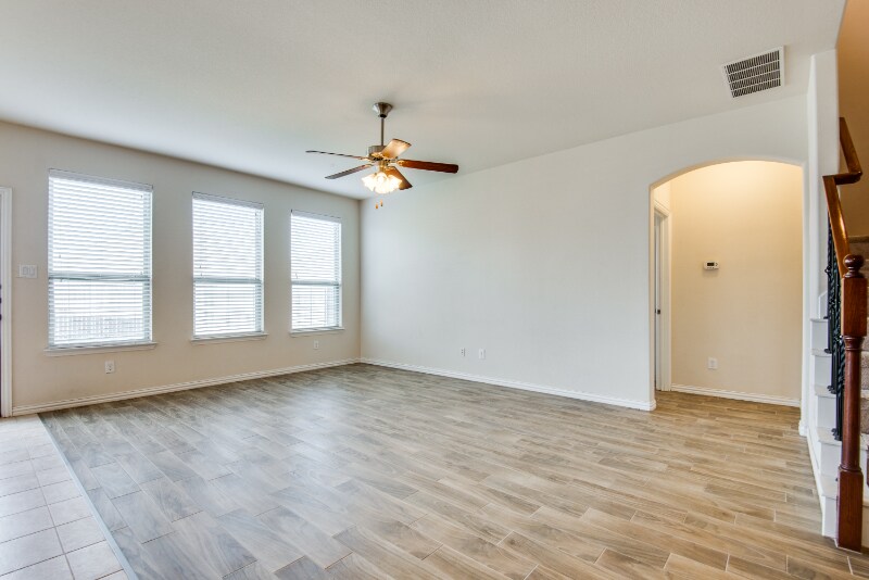 Building Photo - 2813 Castle Creek Dr