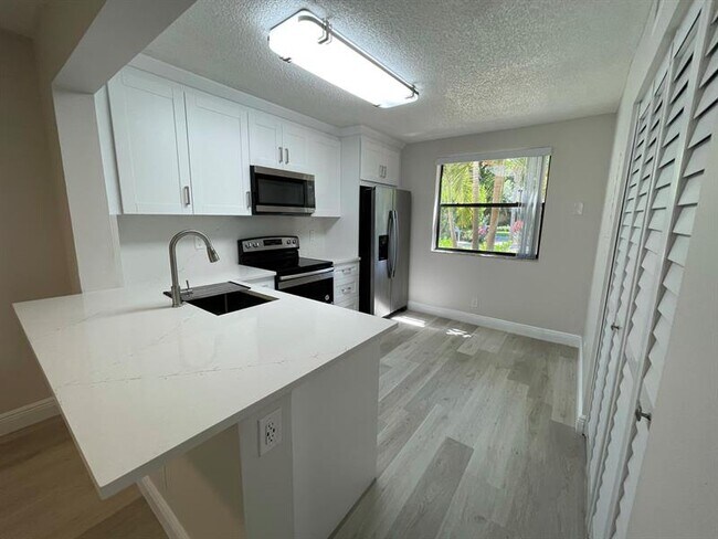 Building Photo - 5741 Riverside Dr